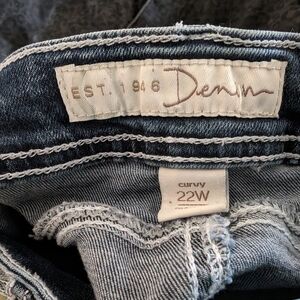 Plus Size Capri Jeans